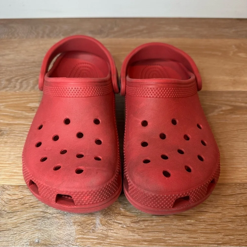 Crocs Big Kids Red Classic Clog Slip On, Size 4